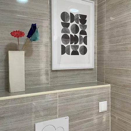 In Queen's Heart Studio Flat Apartment *